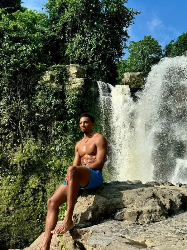 Tegenungan Waterfall visitor photo 1